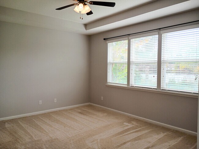 Building Photo - 112 Goldenrod Lake Dr