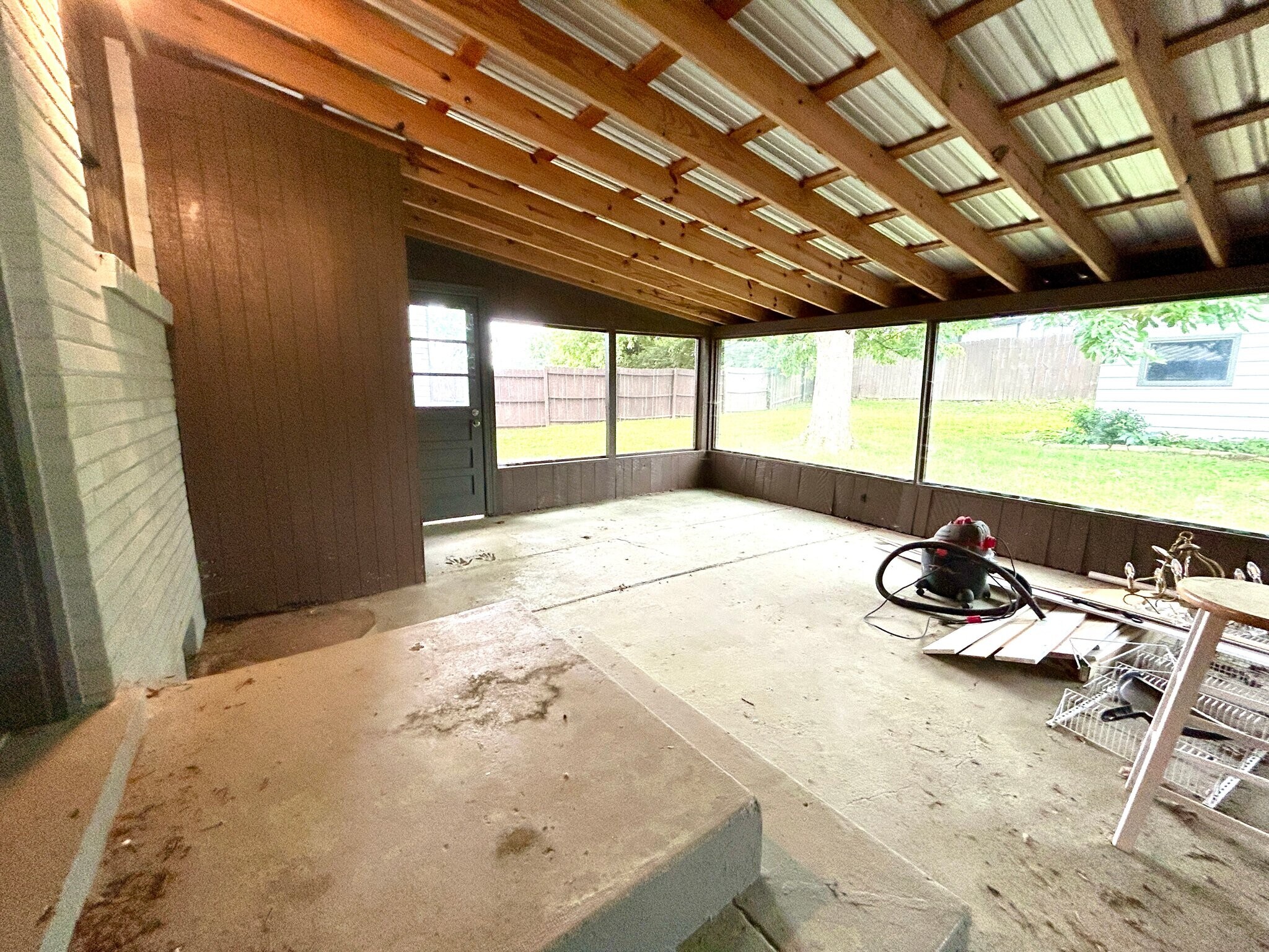 Building Photo - 247 Graeme Dr