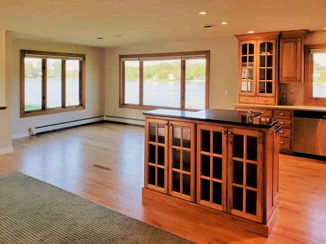 Building Photo - 6724 Rushmore Ct