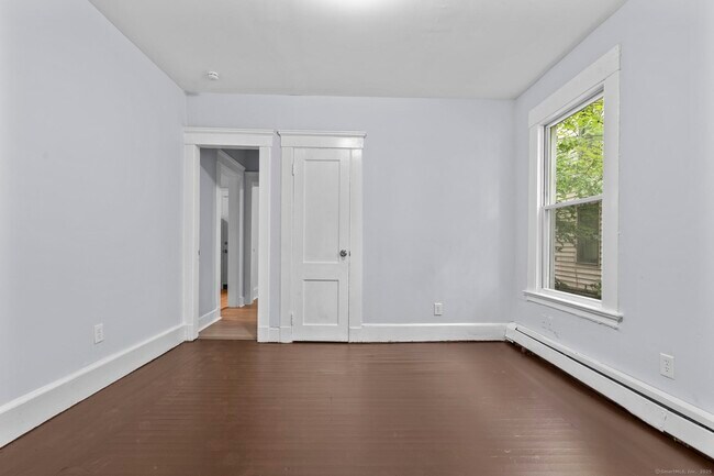 Building Photo - 260 Orchard St