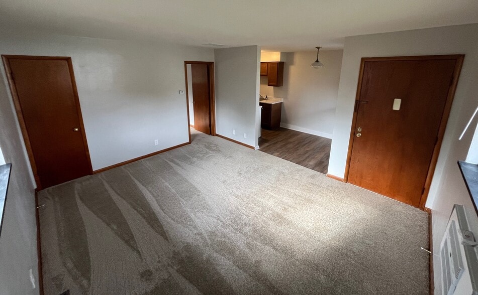 Building Photo - 2251 Candlewood Dr