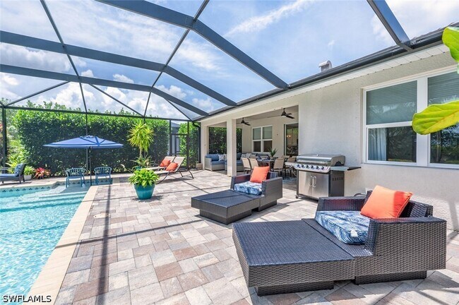 Building Photo - 14606 Tropical Dr