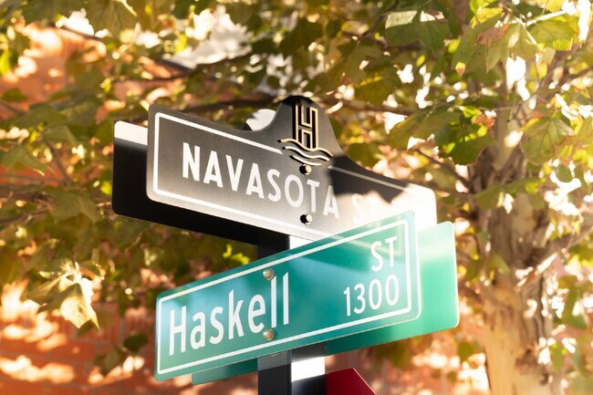 Building Photo - Stylish Furnished Loft Steps from Downtown