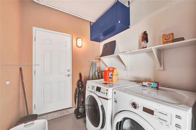 Building Photo - 1704 Rodman St