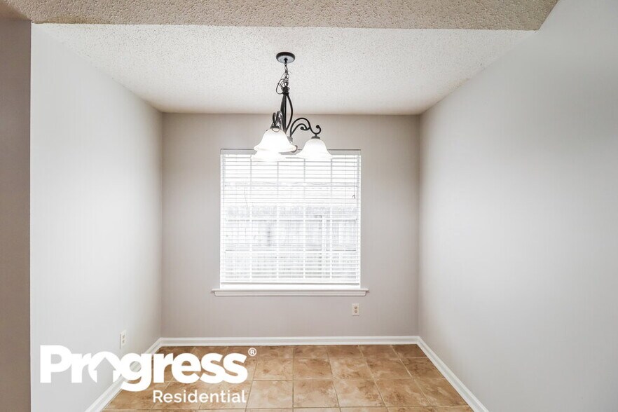 Building Photo - 9309 Garden Woods Cove