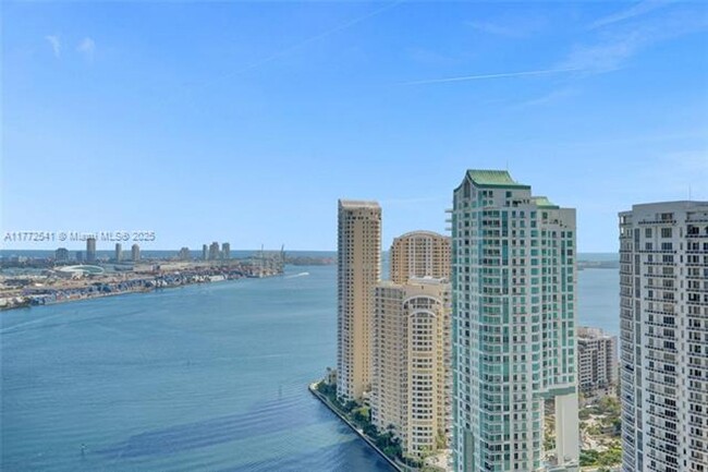 Building Photo - 300 Biscayne Blvd Way