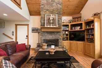 Building Photo - 497 Luther Burbank Dr