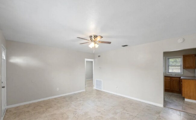 Building Photo - 1791 Sylvan Dr