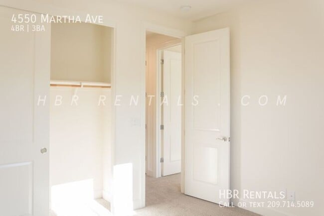 Building Photo - 4550 Martha Ave