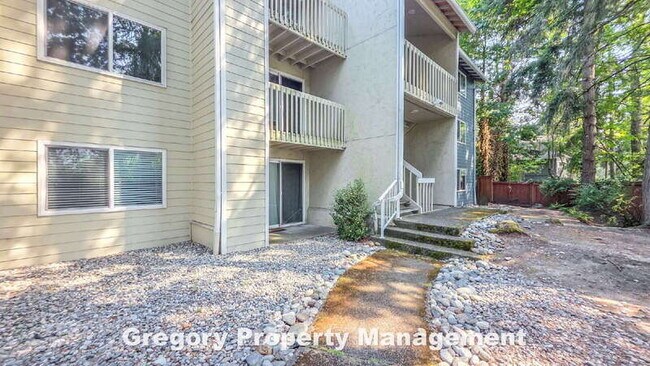 Building Photo - 9474 Woodinville Redmond Rd NE