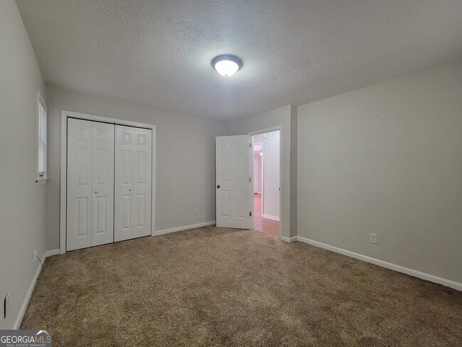 Building Photo - 12 Candlewood Terrace NE