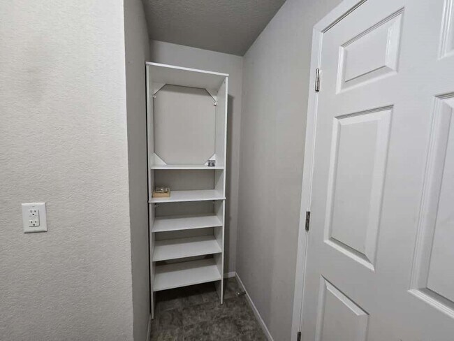 Building Photo - 1144 S Jaybird Ln