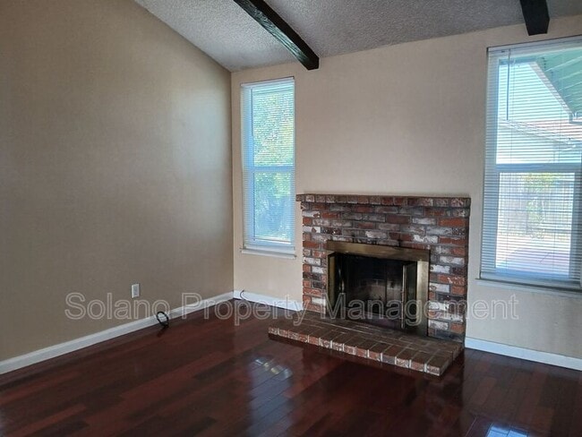 Building Photo - 400 Mokelumne Dr