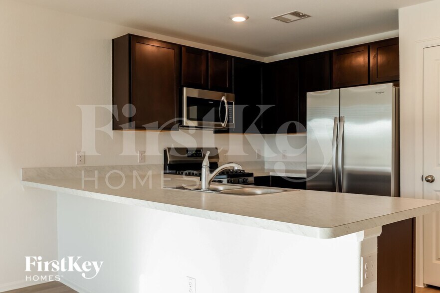 Building Photo - 437 Maple Bnd Ln