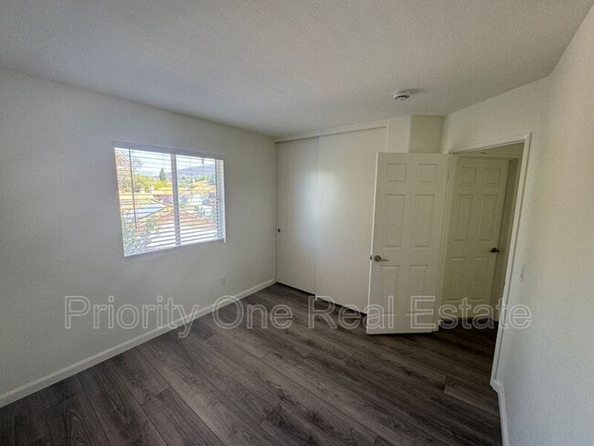 Building Photo - 560 Calle Capistrano