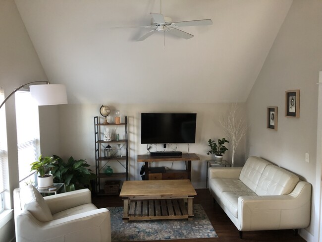 Living room - 626 Peacock Ln