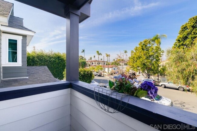 Building Photo - Long Term Furnished Rental available in Co...