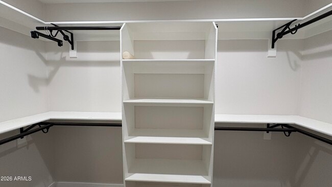 Building Photo - 4422 W Greenway Rd