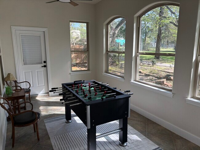 Building Photo - 119 April Waters Dr W