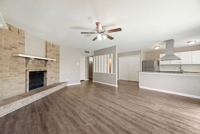 Building Photo - 17615 Autumn Hills Dr