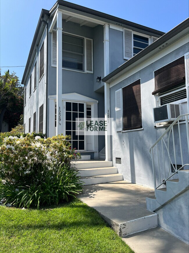 Building Photo - 1229 1/2 Smitwhood Dr-