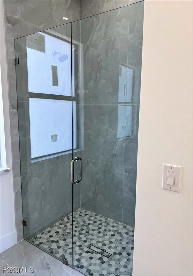 Building Photo - 735 Worth Ave S