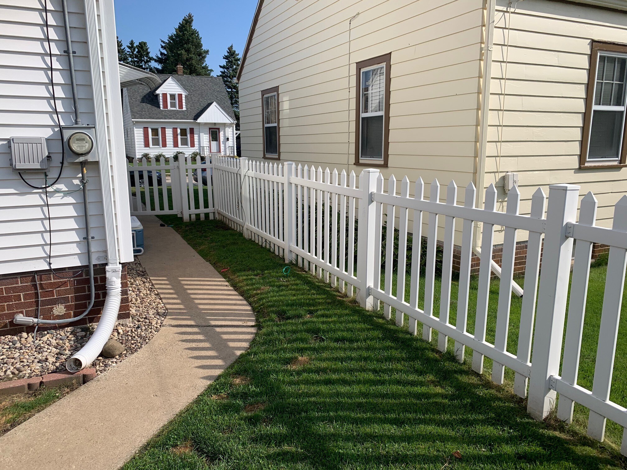 Fenced yard - 1121 Harry Ct