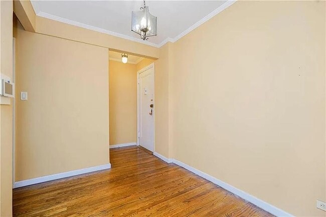 Building Photo - 6665 Colonial Rd