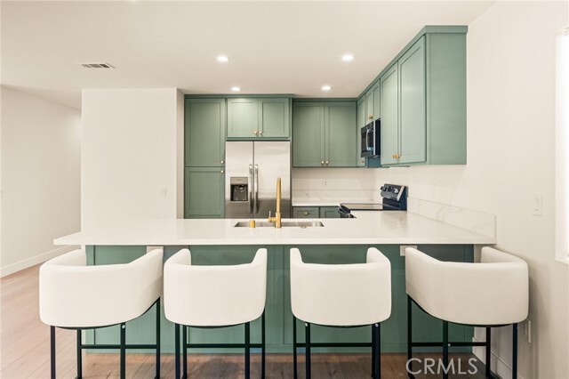 Building Photo - 11920 Laurel Ave