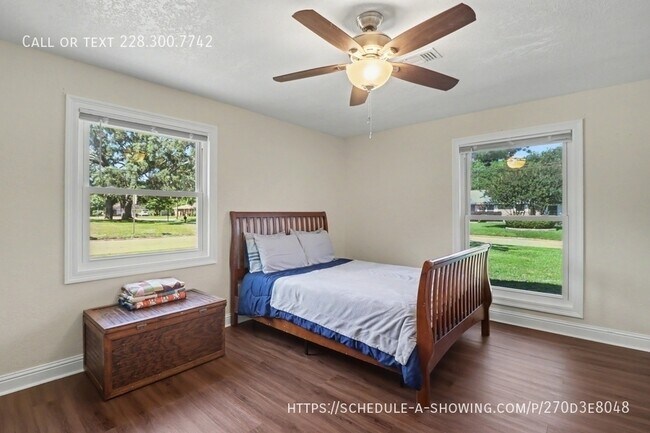 Building Photo - 412 Woodland Park Dr