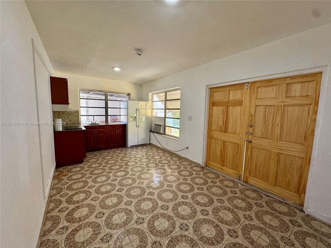 Building Photo - 100 NW 64th Ct