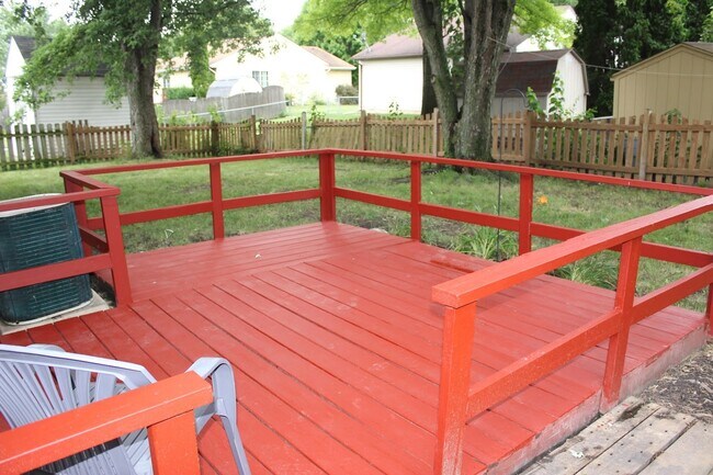Building Photo - 2303 Woodview Ln