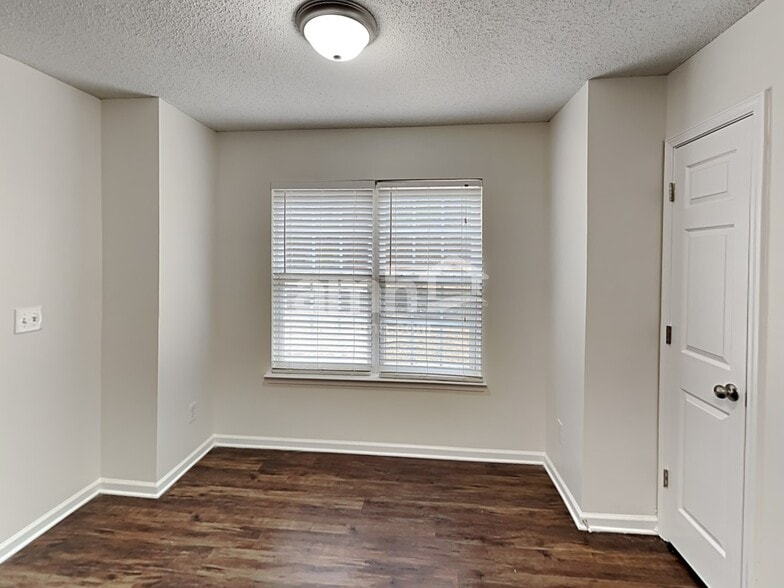 Building Photo - 10220 Seedling Ln