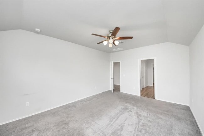 Building Photo - 2214 Welborn Dr