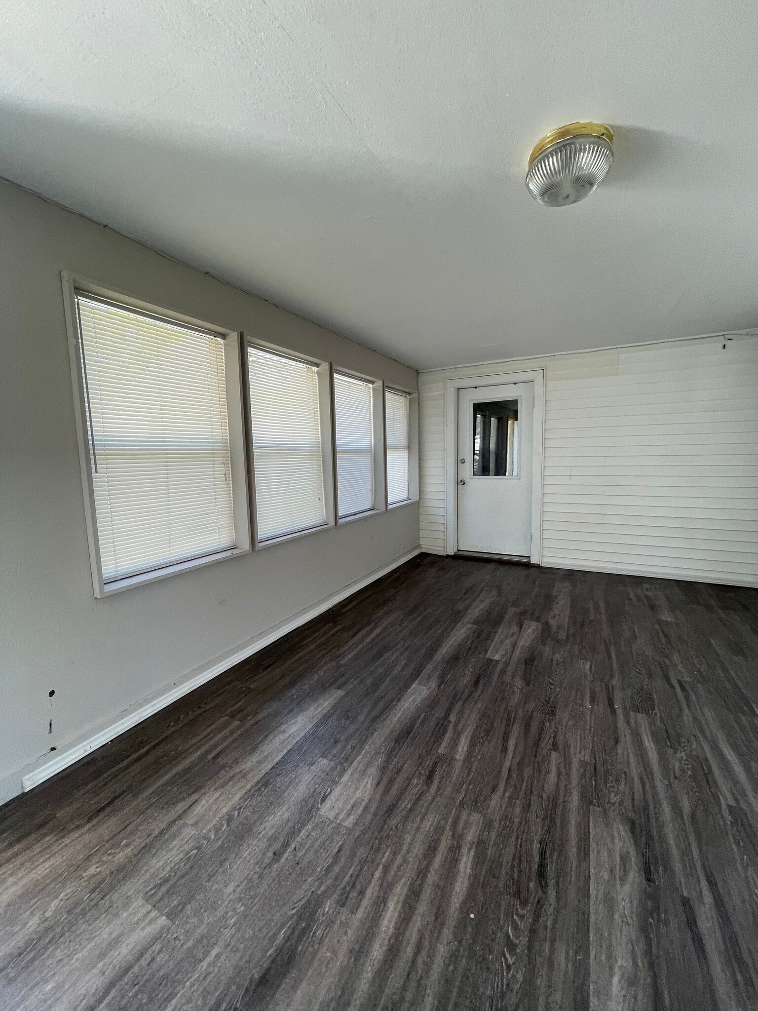 covered porch area - 282 N Franklin St