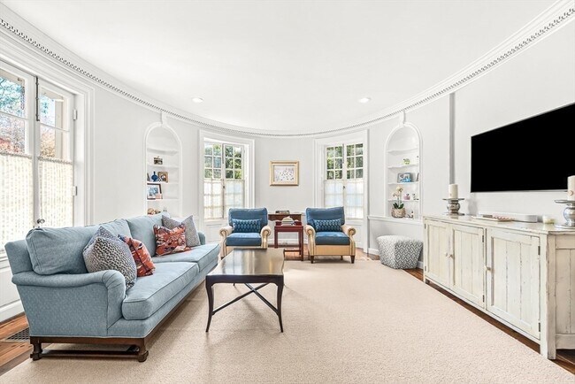 Building Photo - 2 Phillips Pond Rd