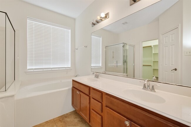 Building Photo - 13738 View Meadow Ln