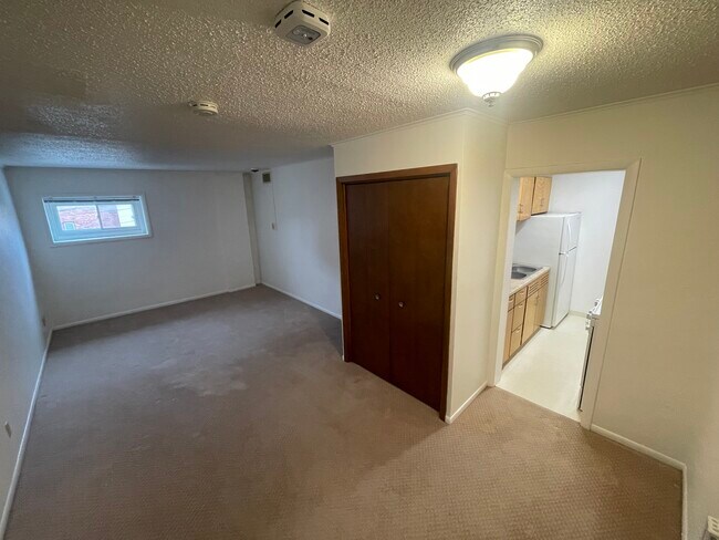 Building Photo - Courthouse View Apartments