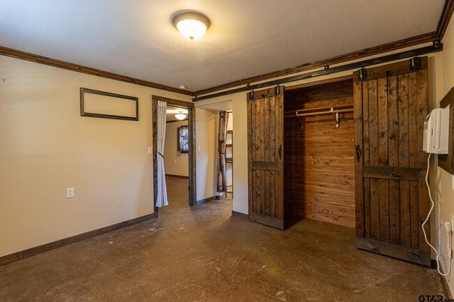 Building Photo - 21045 FM Rd 16