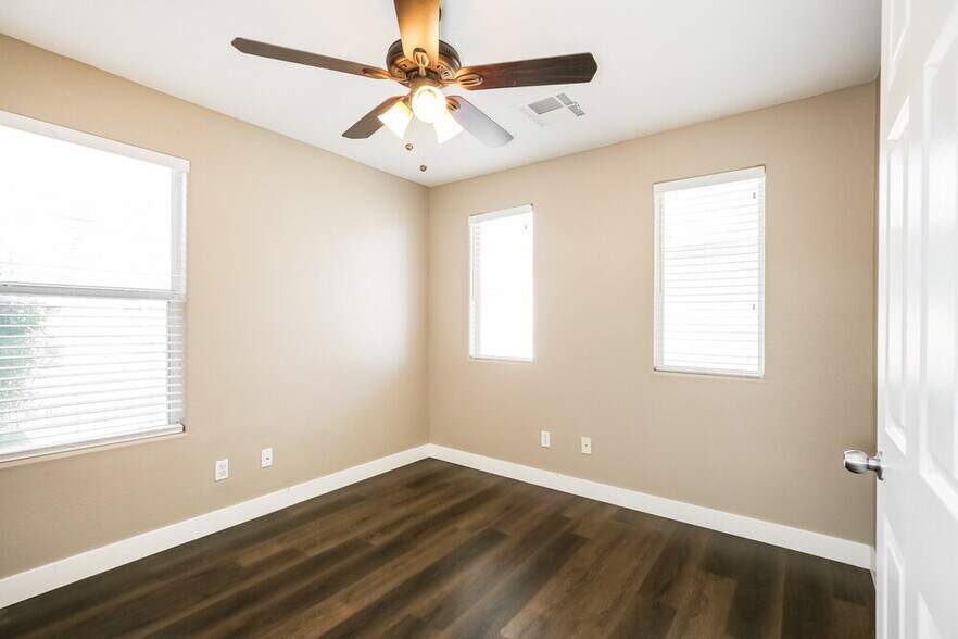 Building Photo - 8225 W Wildwood Glen Dr