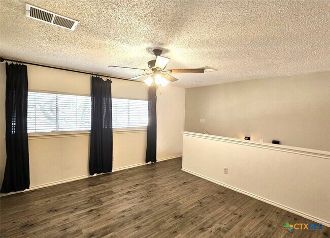 Building Photo - 1648 Dogwood Ln