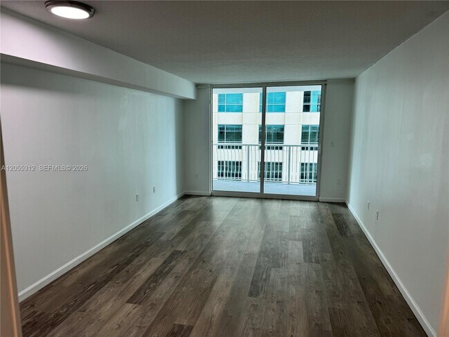 Building Photo - 1200 Brickell Bay Dr