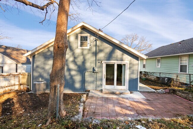 Building Photo - 4516 Mercier St