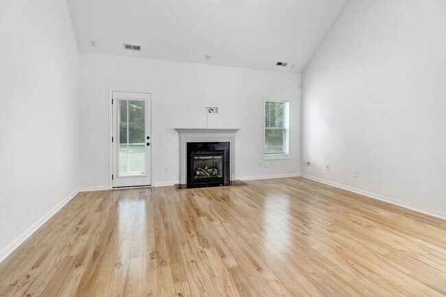 Building Photo - GORGEOUS 4 BR, 2.5 BA *OLDE MILL CREEK in Goldsboro* PIKEVILLE SCHOOLS