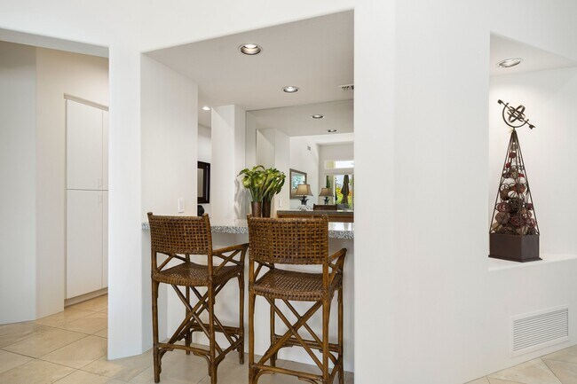 Building Photo - 79695 Mandarina