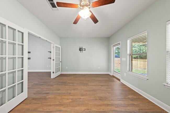 Building Photo - Luxury home in a premier neighborhood!