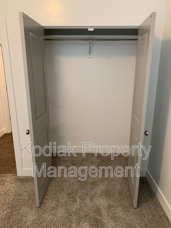 Building Photo - 875 S Depot St