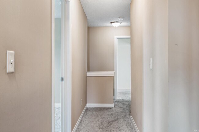 Building Photo - 625 Perolla Dr
