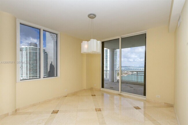 Building Photo - 888 Brickell Key Dr