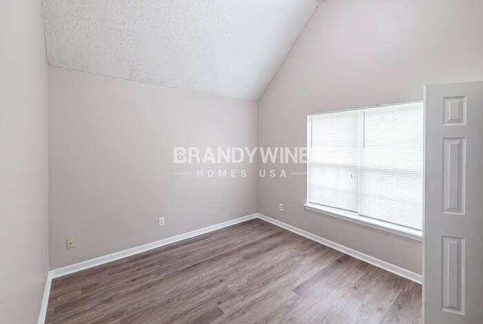 Building Photo - 5194 Seaside Ct